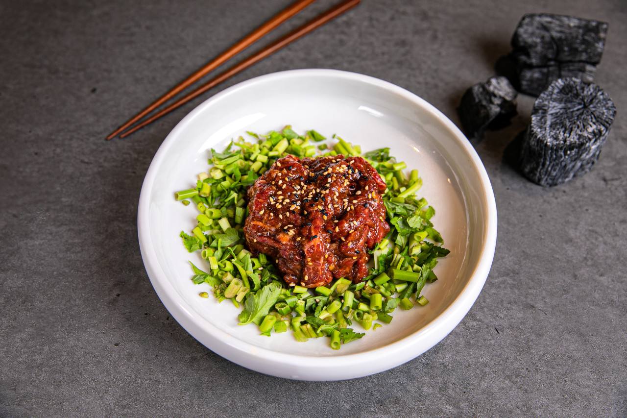 고추장미나리육회 Gochujang Yukhoe with Water Parsley — 봉산정육 홍대본점 Korean BBQ (サムギョプサル · 烤肉) menu · 곁들임