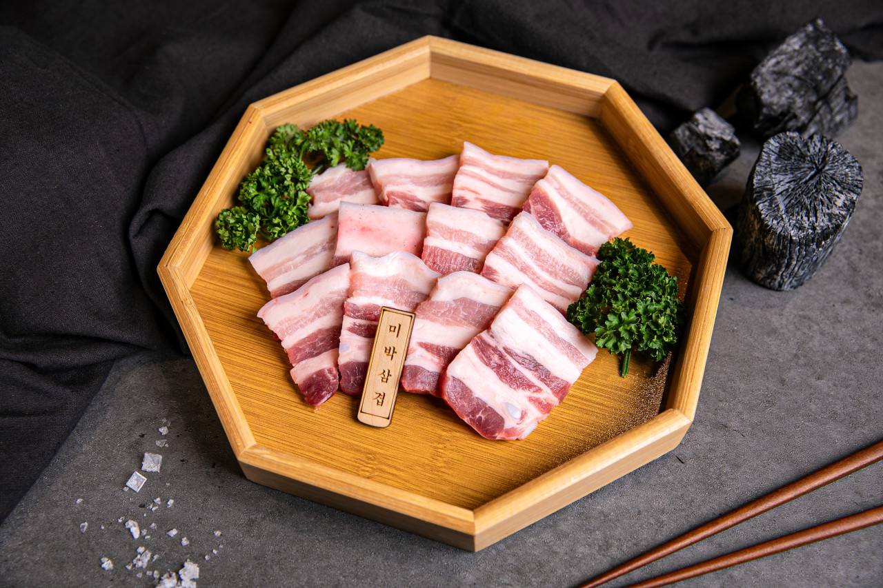 미박삼겹 로스 Skin-on Samgyeopsal (Pork Belly) — 봉산정육 홍대본점 Korean BBQ (サムギョプサル · 烤肉) menu · 돼지 로스